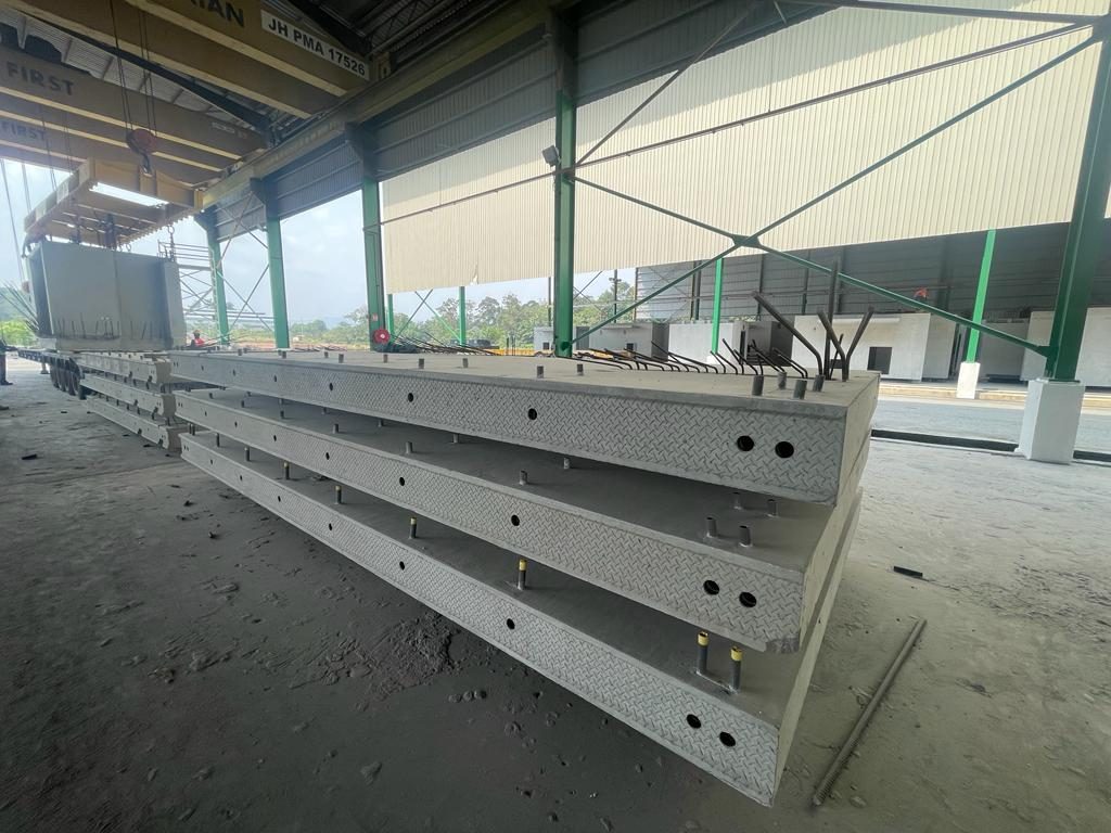Precast staircase wall panel